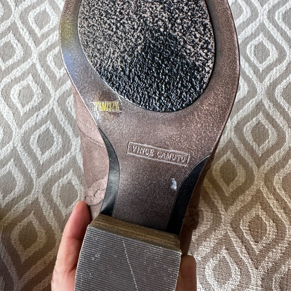 Vince Camuto Hudson Taupe Suede Ankle Boots sz 7.5​ - Picture 8 of 10
